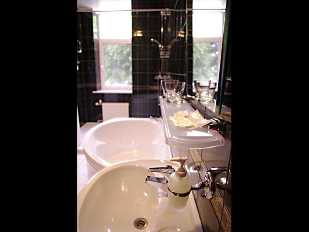 Hotel Krunk Sillamäe Habitación foto